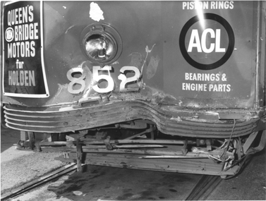 SW6 852 accident damage - 1