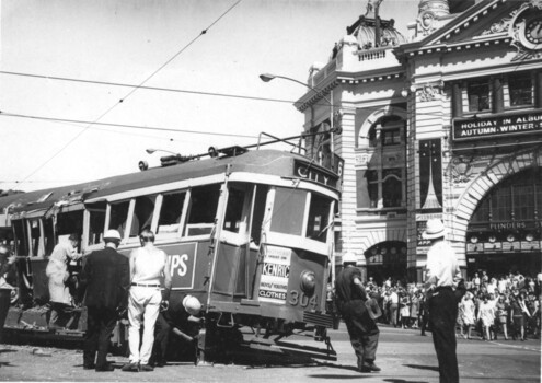 W2 class 304 derailed after collision at Swanston Street and Flinders Street