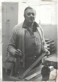"Varnisher" - Preston Workshops