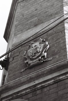 PMTT logo above entry - 1
