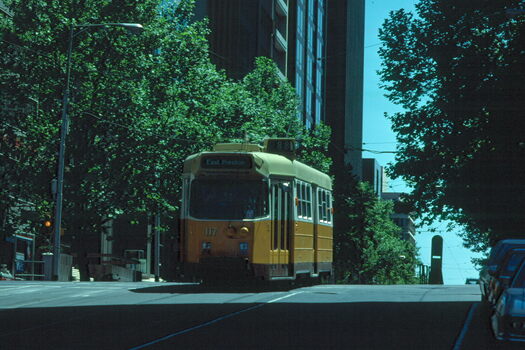 Z class 117 in Bourke St