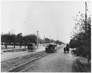 Cable tram in Royal Parade