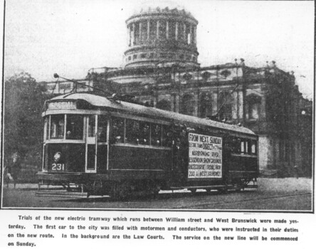 W-class tram in front of the Melbourne Law Courts on William St, taken in 1925.
