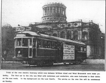 W-class tram in front of the Melbourne Law Courts on William St, taken in 1925.