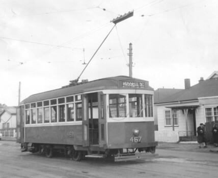 A X1-class tram on Barkly St in Footscray.
