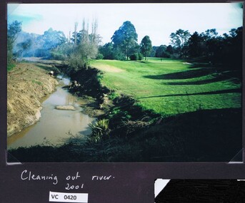 Photograph, Cleaning out the river 2000: Heidelberg Golf Club, 2000