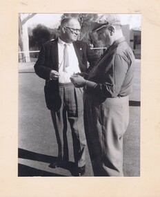 Photograph, Golfers at Heidelberg Golf Club