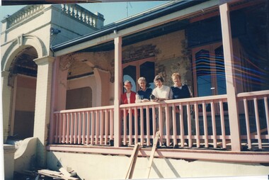 Photograph, Lady members on the new balcony 1998: Heidelberg Golf Club, 1998