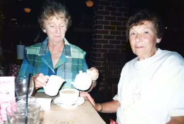 Photograph, Faye Lamb, A cup of tea? Heidelberg Golf Club, 1997