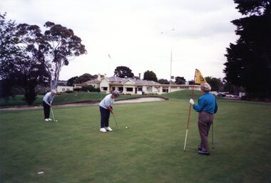 Photograph, Faye Lamb, Lady golfers [Heidelberg Golf Club], 1997