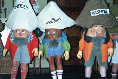 Photograph, Faye Lamb, Heidelberg Golf Club: Ladies' Christmas dinner 1998 - the 7 dwarfs, 1990