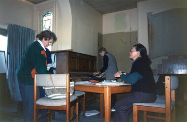 Photograph, Heidelberg Golf Club: 'doing cards', 1999