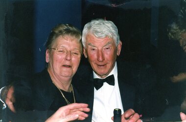 Photograph, Heidelberg Golf Club: 75th anniversary - Dinner guests, 16/08/2003