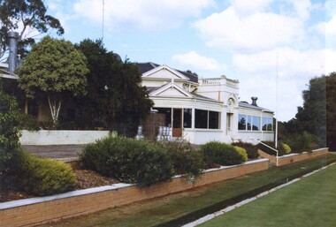Photograph, Heidelberg Golf Club: Clubhouse renovations 1997-98 - Front of old clubhouse, 1997