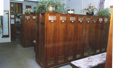 Photograph, Heidelberg Golf Club: Clubhouse renovations 1997-98 - Ladies' locker room, 1997