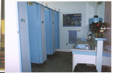 Photograph, Heidelberg Golf Club: Clubhouse renovations 1997-98 - Showers in ladies' locker room, 1997