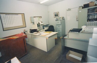 Photograph, Heidelberg Golf Club: Clubhouse renovations 1997-98 - General office, 1997