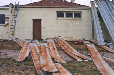 Photograph, Heidelberg Golf Club: Clubhouse renovations 1997-98 - Demolition - Southern end, 1997