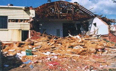 Photograph, Heidelberg Golf Club: Clubhouse renovations 1997-98 - demolition, 1997