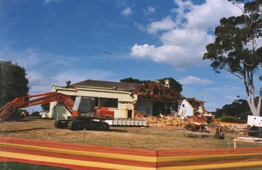 Photograph, Heidelberg Golf Club: Clubhouse renovations 1997-98 - demolition, 1997