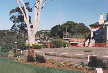 Photograph, Heidelberg Golf Club: Clubhouse renovations 1997-98 - Path and construction, 1997