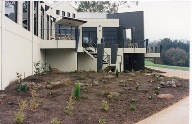 Photograph, Heidelberg Golf Club: Clubhouse renovations 1997-98 - New garden and path at rear of clubhouse, 1997