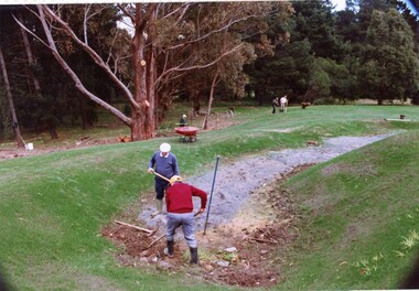 Photograph, Heidelberg Golf Club: Clubhouse renovations 1997-98 - Construction of new 4th green, 1997