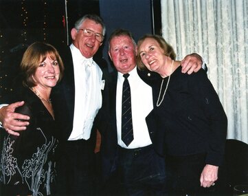 Photograph, Heidelberg Golf Club, Heidelberg Golf Club: 75th anniversary dinner - HGC members, 16/08/2003