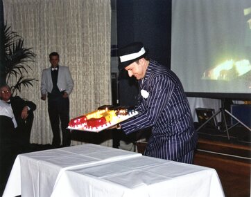 Photograph, Heidelberg Golf Club, Heidelberg Golf Club: 75th anniversary dinner - the anniversary cake, 16/08/2003