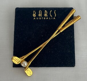 Memorabilia - Brooch, Barcs Australia, Golf themed brooch, 1990s