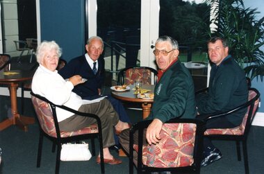 Photograph, Heidelberg Golf Club, Minor Pennant winners, Division 2, 1998, celebration, 1998
