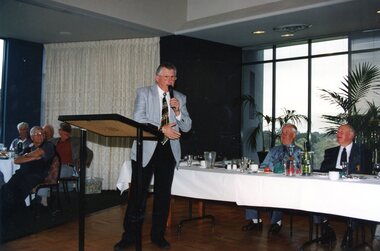 Photograph, Heidelberg Golf Club, R&B presentation lunch 2000: John Murray, 2000