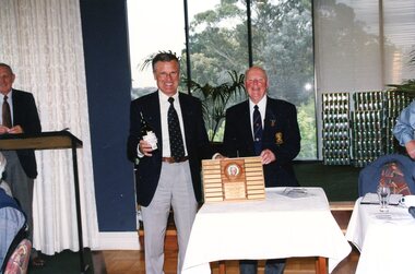 Photograph, Heidelberg Golf Club, R&B presentation lunch 2000: presentation of Wally Bennett trophy, 2000