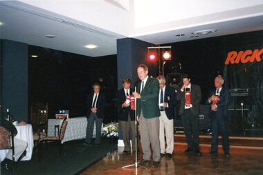 Photograph, Heidelberg Golf Club, Trophy presentation at Heidelberg Golf Club, 1999c