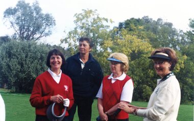 Photograph, Heidelberg Golf Club, Women's Interclub 2001, 2001