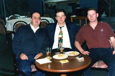 Photograph, Heidelberg Golf Club, Minor Pennant winners, Division 2, 1998, celebration, 1998