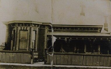Photograph of the Presbyterian Manse, Scott Street, Buninyong.