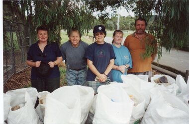 Photograph, Clean Up Australia Day at Croydon Wetlands 5 March 2000