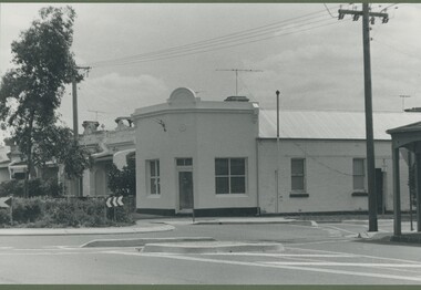 Photograph - Barrow Street, Brunswick, Roslyn King, 1984