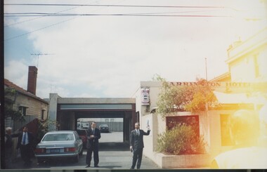 Photograph - Carrington Hotel, Brunswick West, Laurie Cunningham, 2001