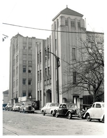 Photograph - The Cancer Institute - William St Frontage