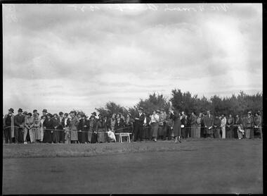 Photograph, Bull, Hugh Jones, 1897-1993, Spectators at Australian Women's Championship 1935