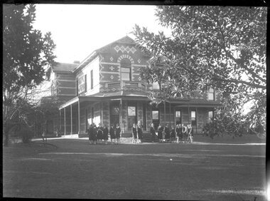 Photograph, Ruyton Girls School 1933