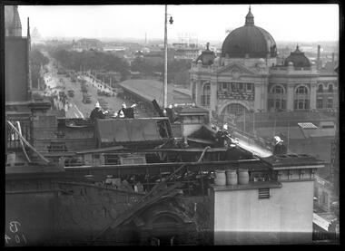 Photograph, Bull, Hugh Jones, 1897-1993, Fire at Cathedral Hotel, Swanston Street, Melbourne