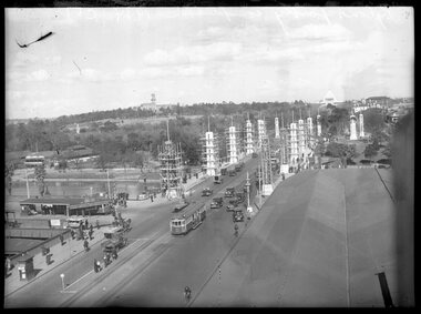 Photograph, Bull, Hugh Jones, 1897-1993, Centenary Pylons on Princes Bridge under construction