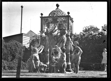 Photograph, Bull, Hugh Jones, 1897-1993, State schoolchildren's display, South Melbourne Cricket Ground