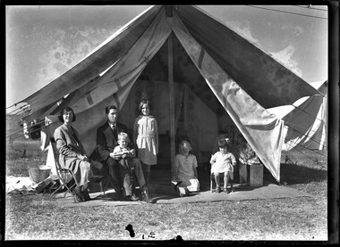 Photograph, Bull, Hugh Jones, 1897-1993, Seventh Day Adventists Camp at Hampton: E. Gane + family