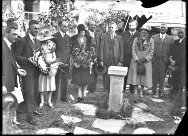 Photograph, Bull, Hugh Jones, 1897-1993, Presentation of sundial to Harold Luxton on retirement from Victorian Legislative Assembly