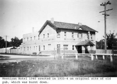 Photograph (item) - Building, Meeniyan Pub