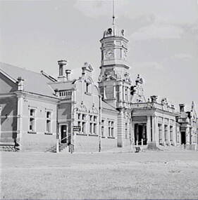 Negative - Maryborough - Railway Station, Allan Doney, 1950 -1970
